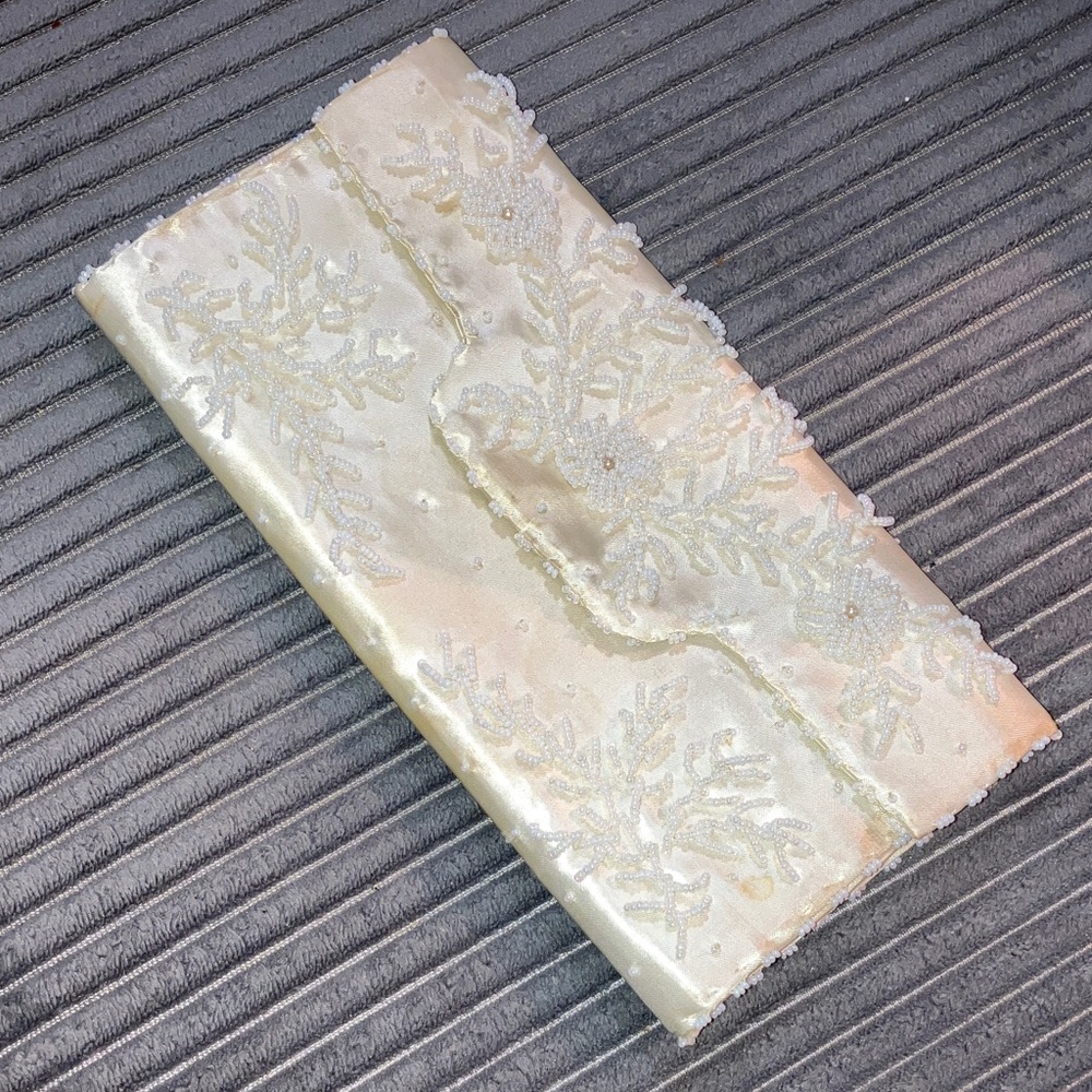Vintage Newey England Faux Pearl Floral Beaded Ivory Satin Clutch Purse